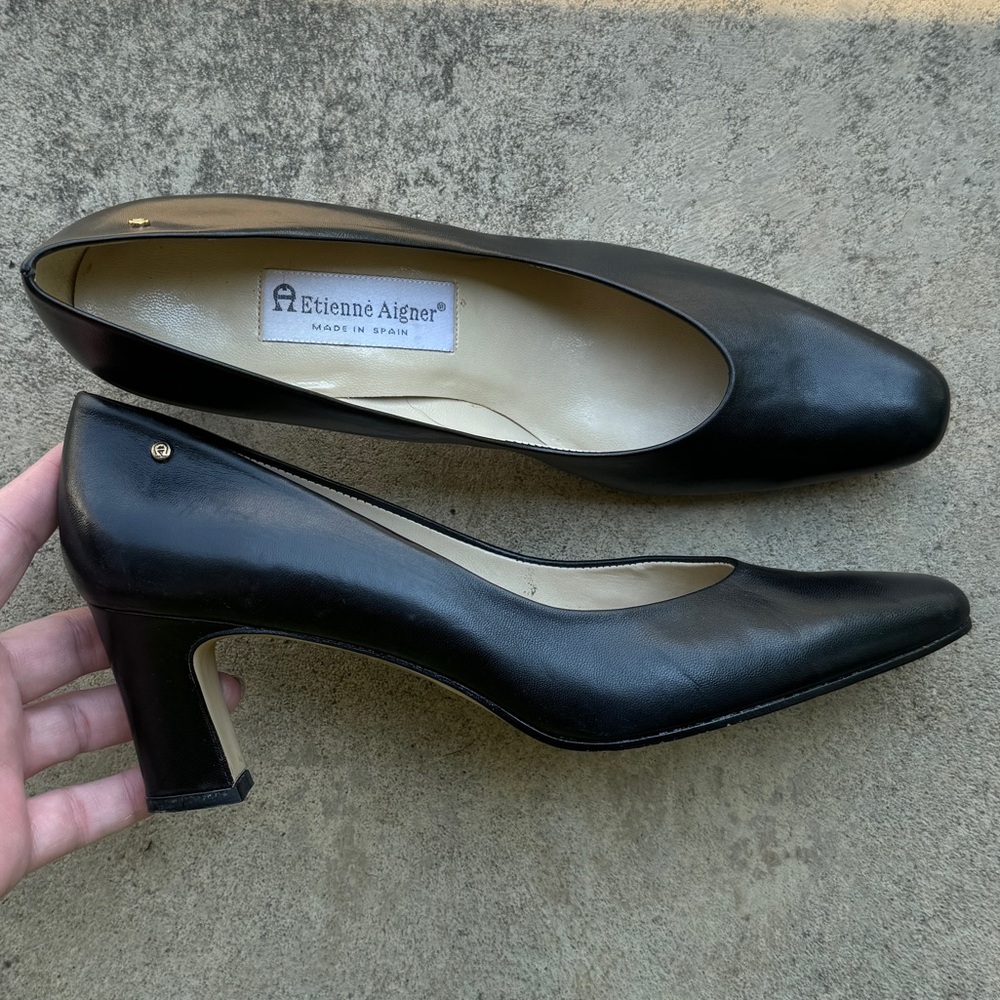 Vintage Etienne Aigner black leather chunky heels in size 9 narrow